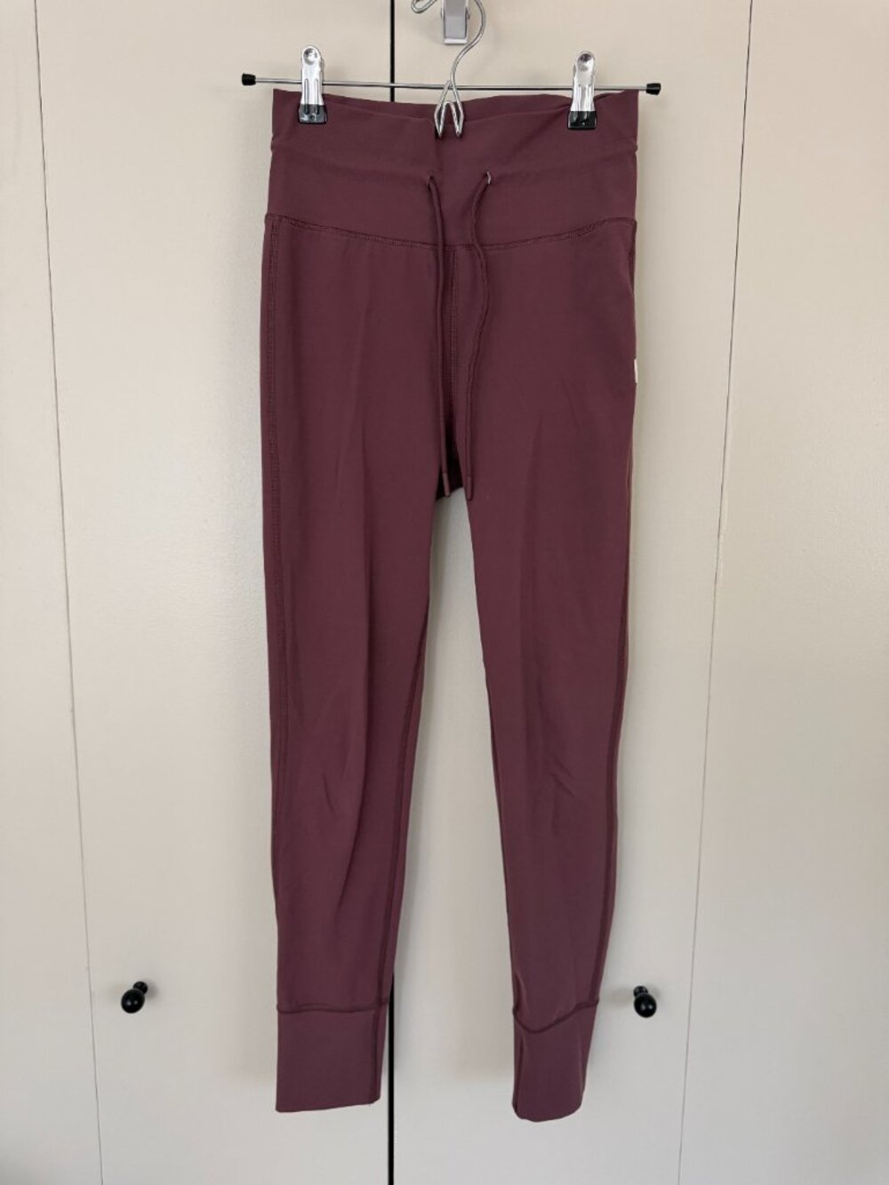 Vuori Daily Legging High Rise Drawstring Cuffed Yoga Tights Pink
